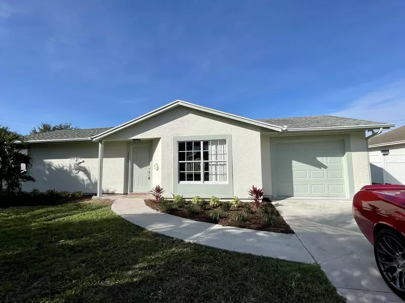 3850 SW Kocerik ST, Port Saint Lucie, FL 34953