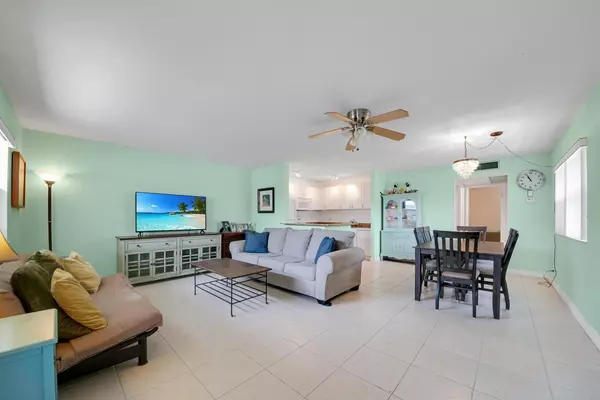 223 Flanders E, Delray Beach, FL 33484