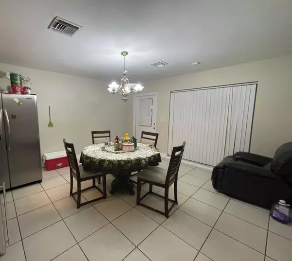 West Palm Beach, FL 33415,2144 E Bond DR