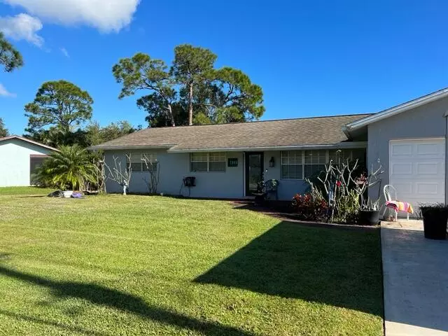 Port Saint Lucie, FL 34983,1045 SE Floresta DR