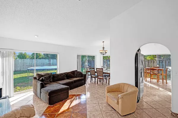 Delray Beach, FL 33445,3726 NW 7th CT