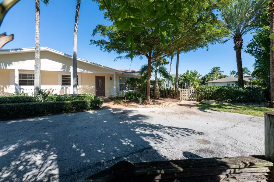 2561 Old Donald Ross RD, Palm Beach Gardens, FL 33410