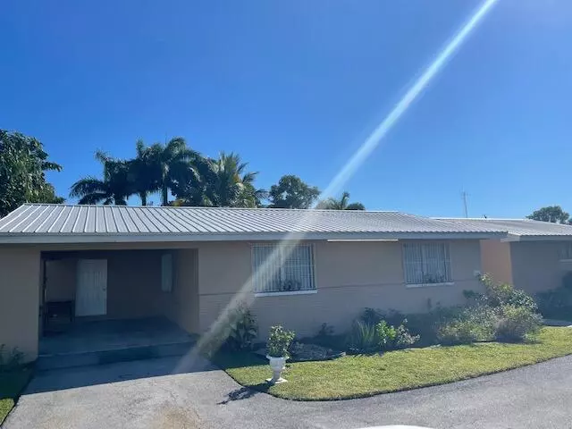 216 Royal Palm WAY, Belle Glade, FL 33430