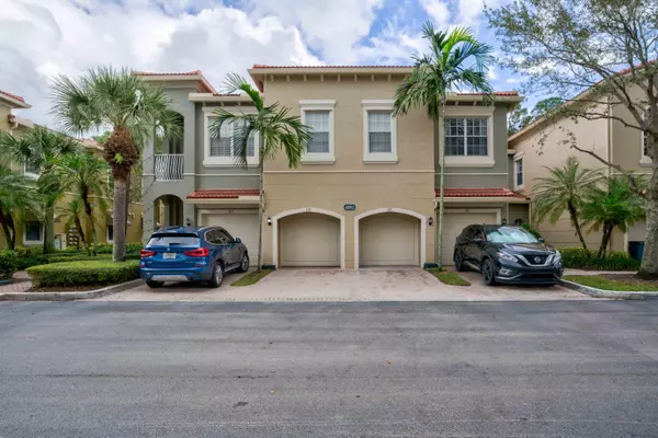 Palm Beach Gardens, FL 33418,4981 Bonsai CIR 215