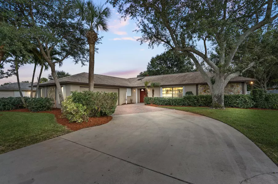 5714 Paleo Pines CIR, Fort Pierce, FL 34951