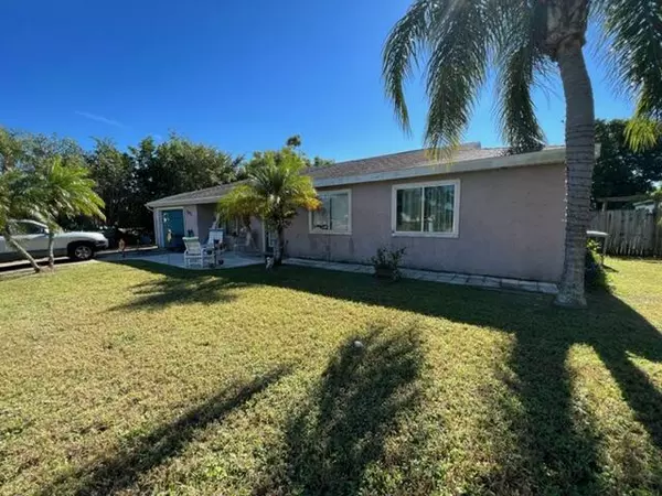 Port Saint Lucie, FL 34984,592 SE Whitmore DR