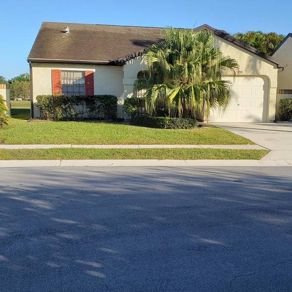 2293 SE Barrington ST, Port Saint Lucie, FL 34952