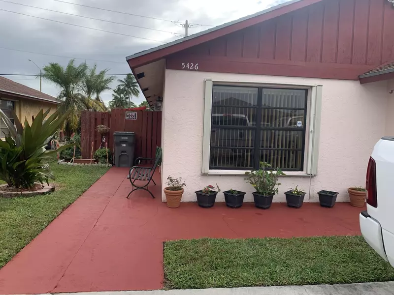 5426 Bonky CT 100 B, West Palm Beach, FL 33415