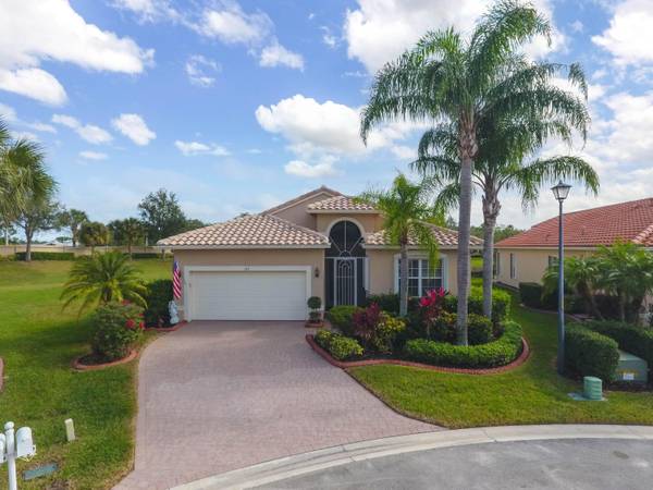 313 NW Seacrest CT, Port Saint Lucie, FL 34986