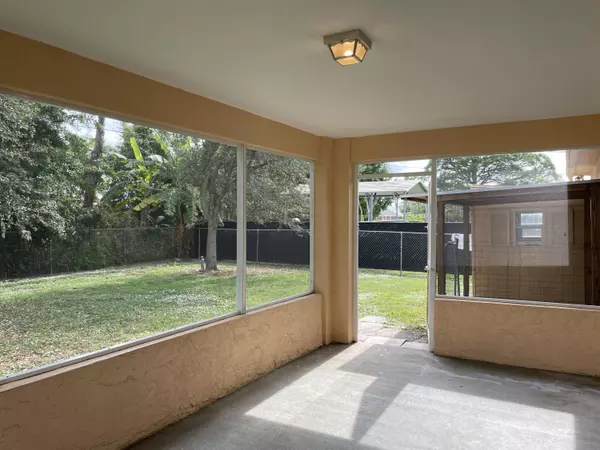 Port Saint Lucie, FL 34983,385 NW Dorchester ST