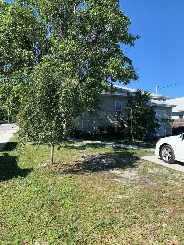 Lake Worth Beach, FL 33460,130 S E ST