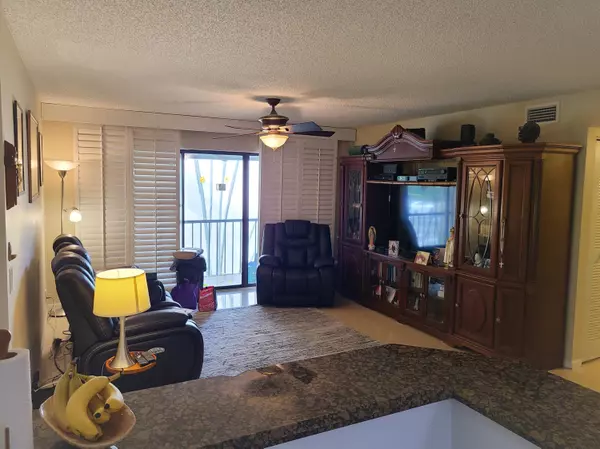 Greenacres, FL 33415,609 Sea Pine WAY G2