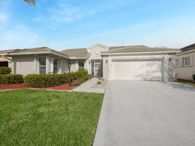 8531 Golden Cypress CT, Lake Worth, FL 33467