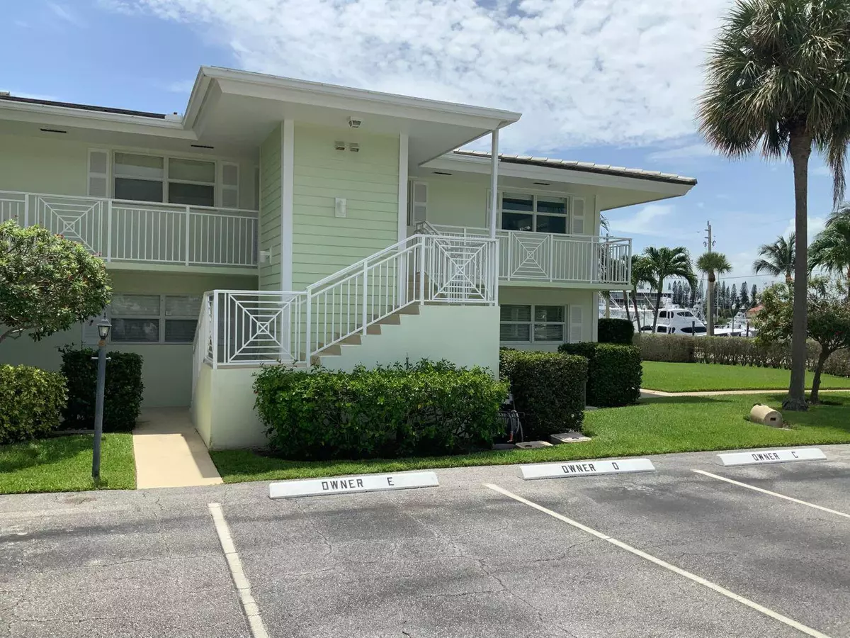 North Palm Beach, FL 33408,68 Yacht Club DR 1