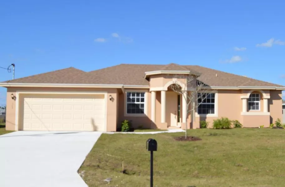 572 SW Millard DR, Port Saint Lucie, FL 34953