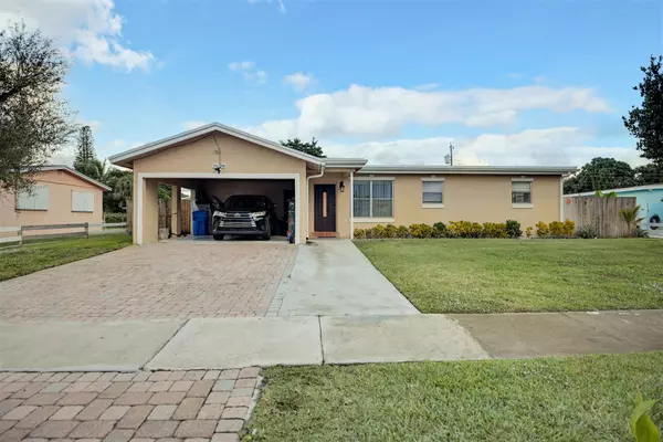 1026 S 14th PL, Lantana, FL 33462