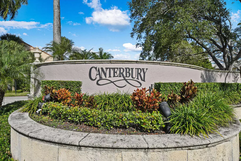 Palm Beach Gardens, FL 33418,206 W Canterbury DR