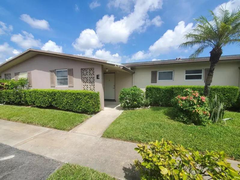 5243 Cresthaven BLVD E, West Palm Beach, FL 33415