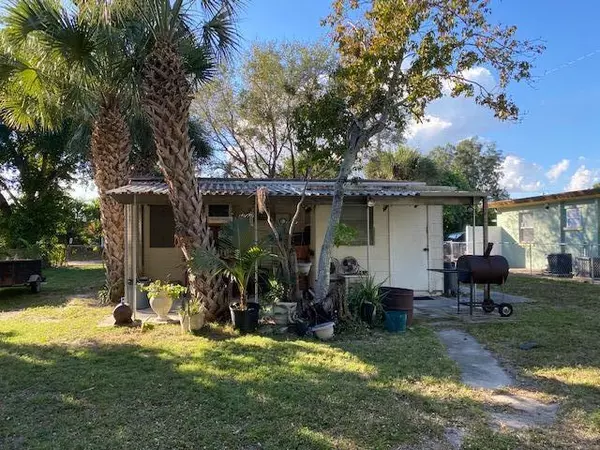 Lake Worth, FL 33461,722 Summer ST