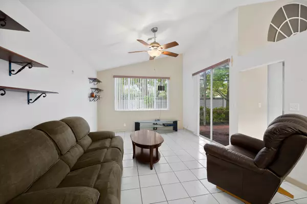 Coral Springs, FL 33076,5024 NW 95th DR