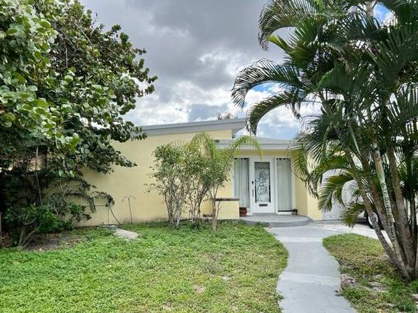 167 Bryn Mawr DR, Lake Worth Beach, FL 33460