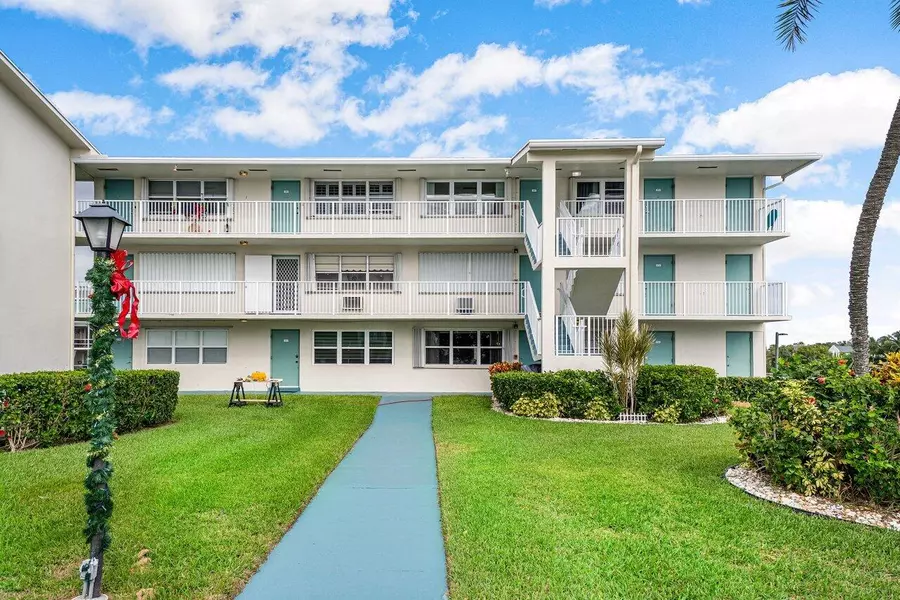 370 E Horizons 111, Boynton Beach, FL 33435