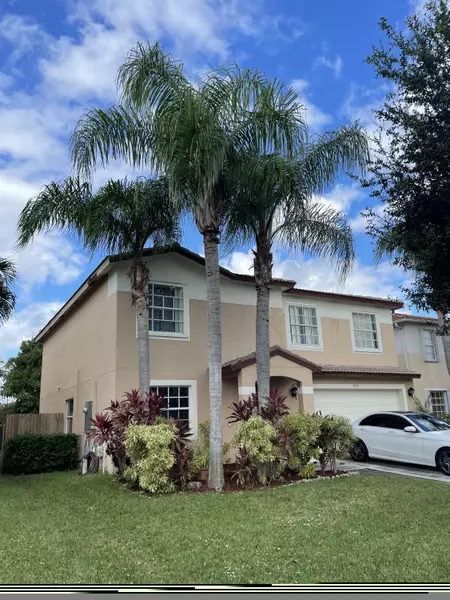 5373 Meadows Edge DR, Lake Worth, FL 33463