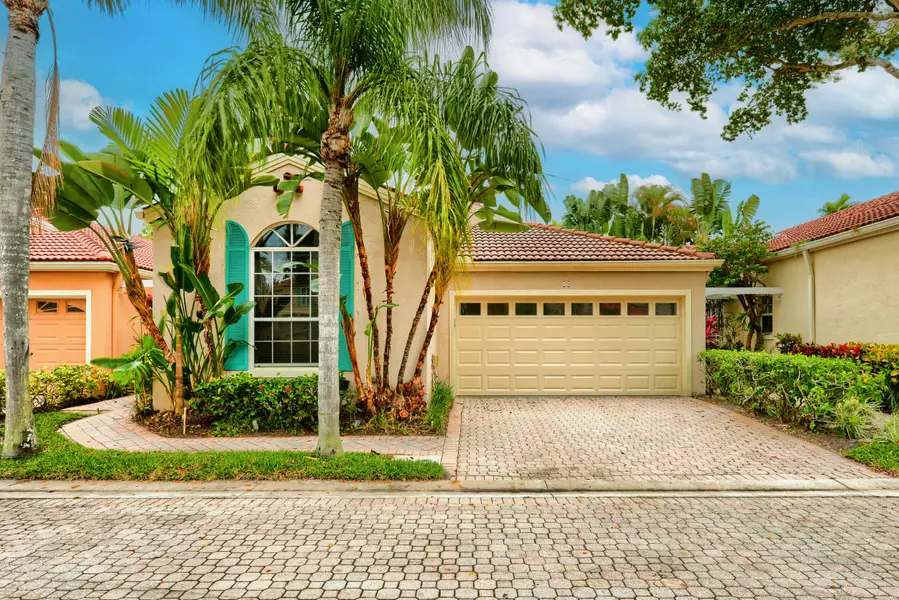 25 Via Carrara, Palm Beach Gardens, FL 33418