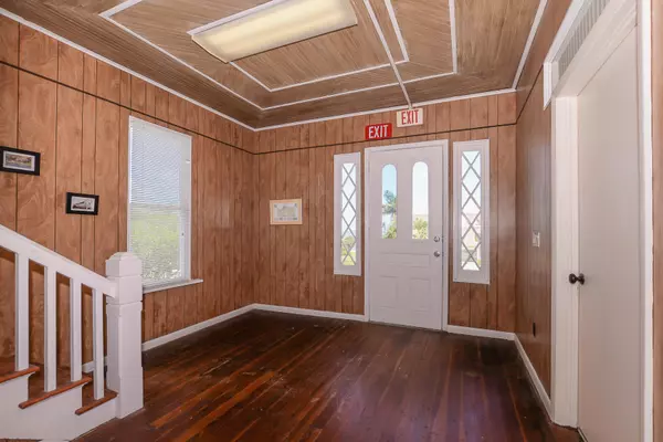 Fort Pierce, FL 34950,326 S 2nd S ST