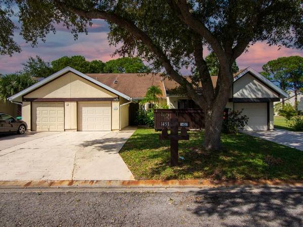 1453 SE Rivergreen CIR, Port Saint Lucie, FL 34952