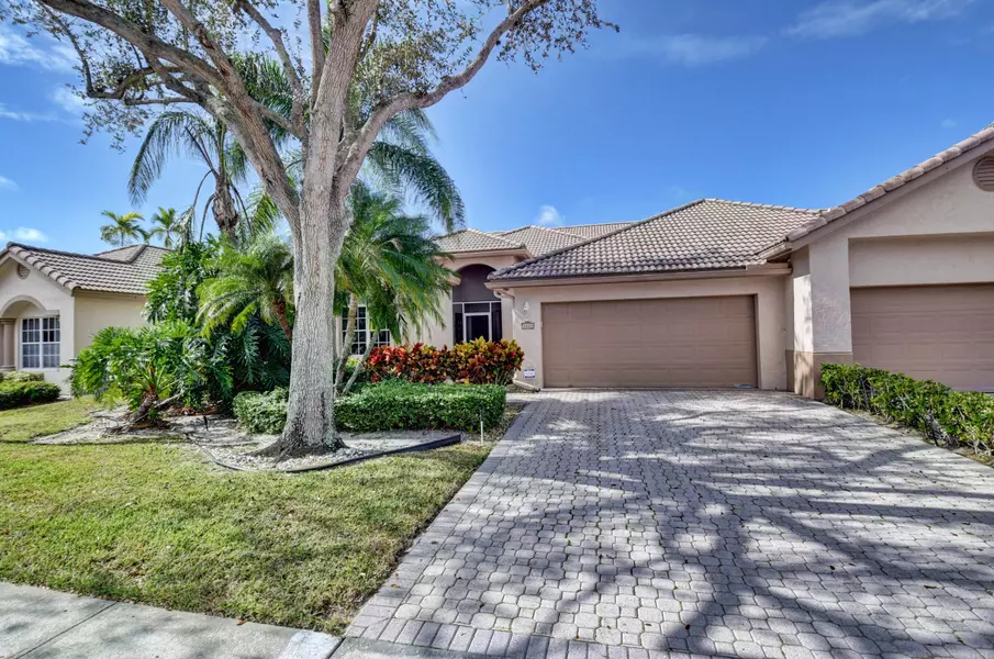 8825 Shoal Creek LN, Boynton Beach, FL 33472