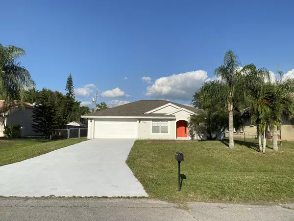 2793 SE Eagle DR, Port Saint Lucie, FL 34984