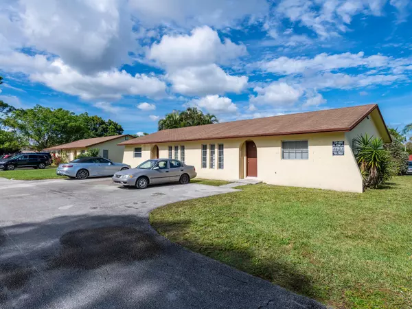 2181 Laura LN, West Palm Beach, FL 33415