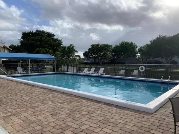 Boynton Beach, FL 33437,5734 Northpointe LN