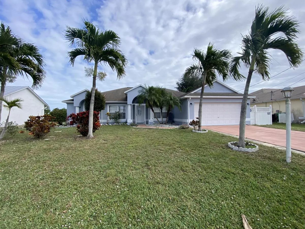 Port Saint Lucie, FL 34952,1937 SE South Buttonwood DR