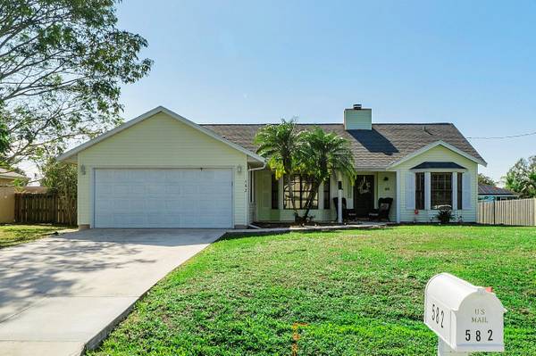 582 SW Sansom LN, Port Saint Lucie, FL 34953