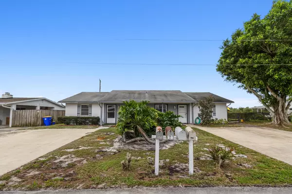 Hobe Sound, FL 33455,8275 SE Pine CIR