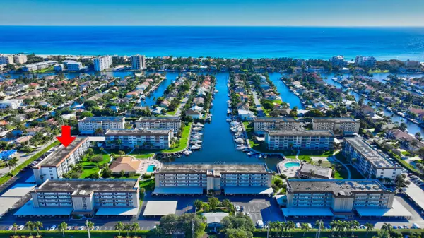 Delray Beach, FL 33483,900 Dogwood DR 237