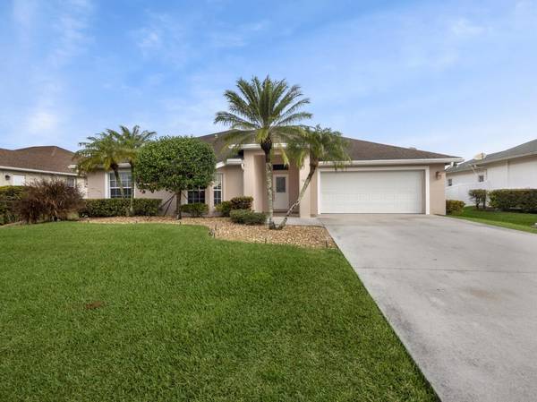 5805 NW Rose Petal CT, Port Saint Lucie, FL 34986