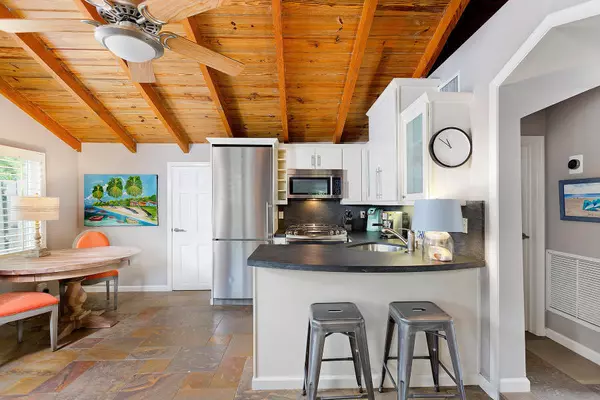 Delray Beach, FL 33483,323 Sandpiper LN