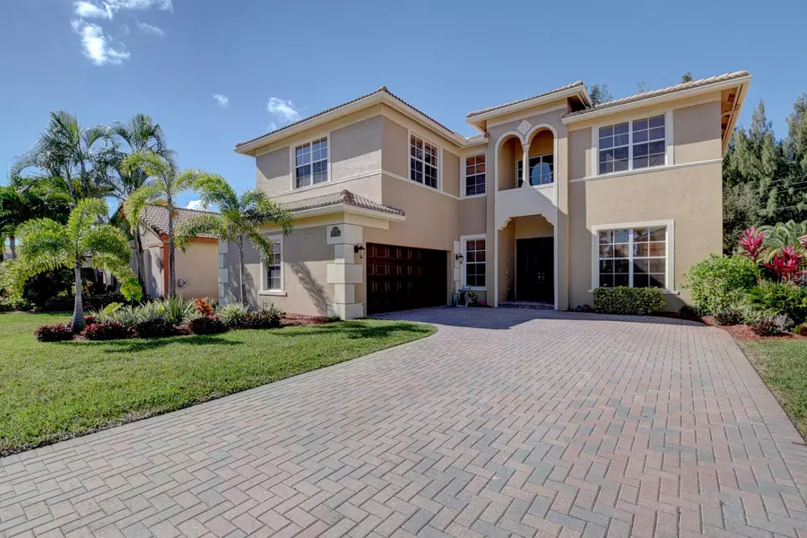 194 Bella Vista WAY, Royal Palm Beach, FL 33411