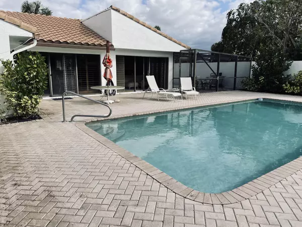 Boca Raton, FL 33434,6730 Woodbridge DR