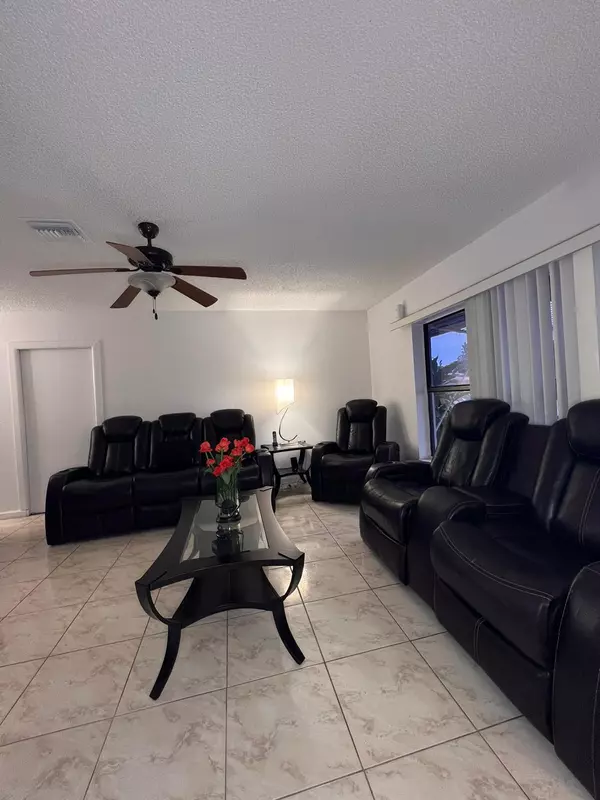 Lake Worth, FL 33463,5775 Eddy CT