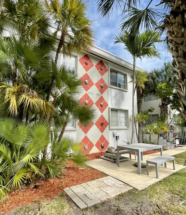 Miami Beach, FL 33139,1335 15th Street ST 7