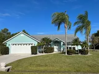 2145 SE Heathwood CIR, Port Saint Lucie, FL 34952