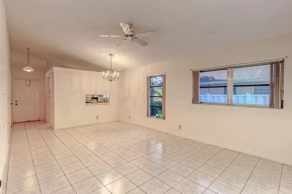 Boca Raton, FL 33496,8295 Summerbreeze LN