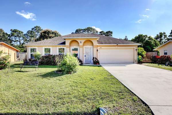 333 SE Calmoso DR, Port Saint Lucie, FL 34983