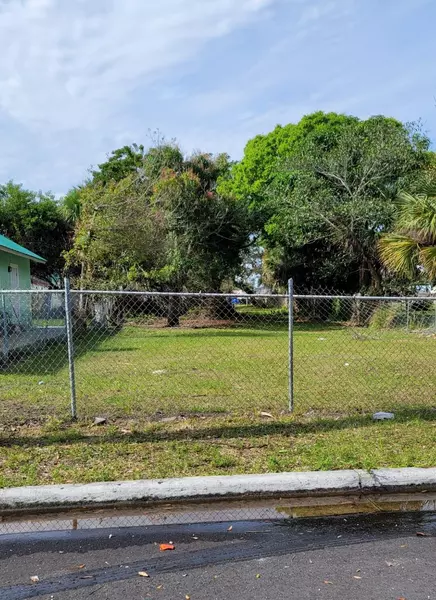 437 N 11th N ST, Fort Pierce, FL 34950