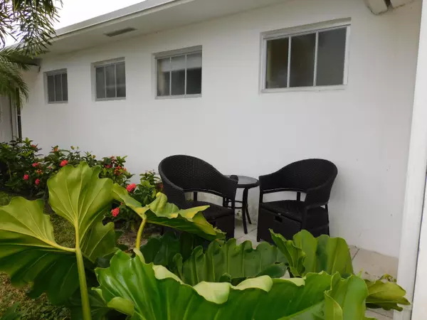 West Palm Beach, FL 33415,2930 E Crosley DR E