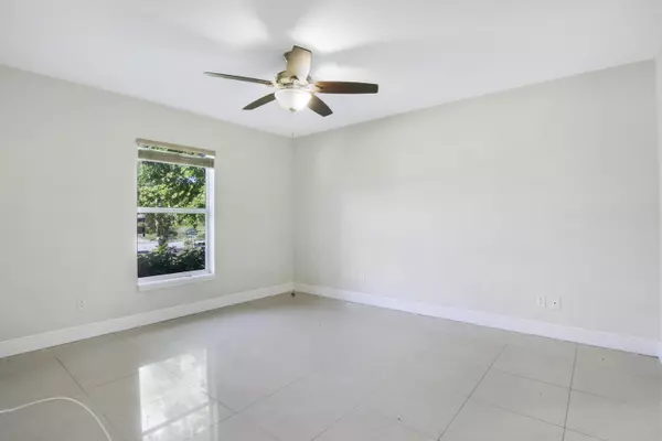 Greenacres, FL 33463,226 Martin AVE